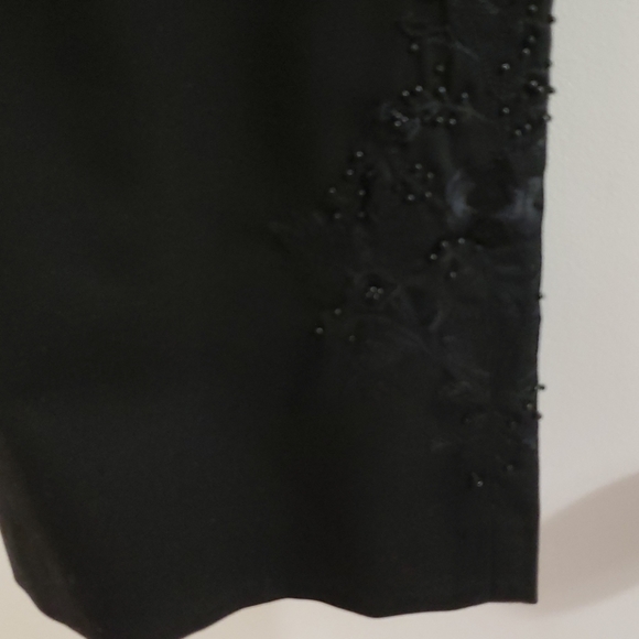 Pants with pretty embroidery on each side's length - Picture 3 of 6